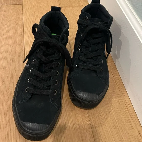 Cariuma OCA High All Black Suede Sneaker Women - Women / All Black / 8 x 1 - Picture 6 of 9